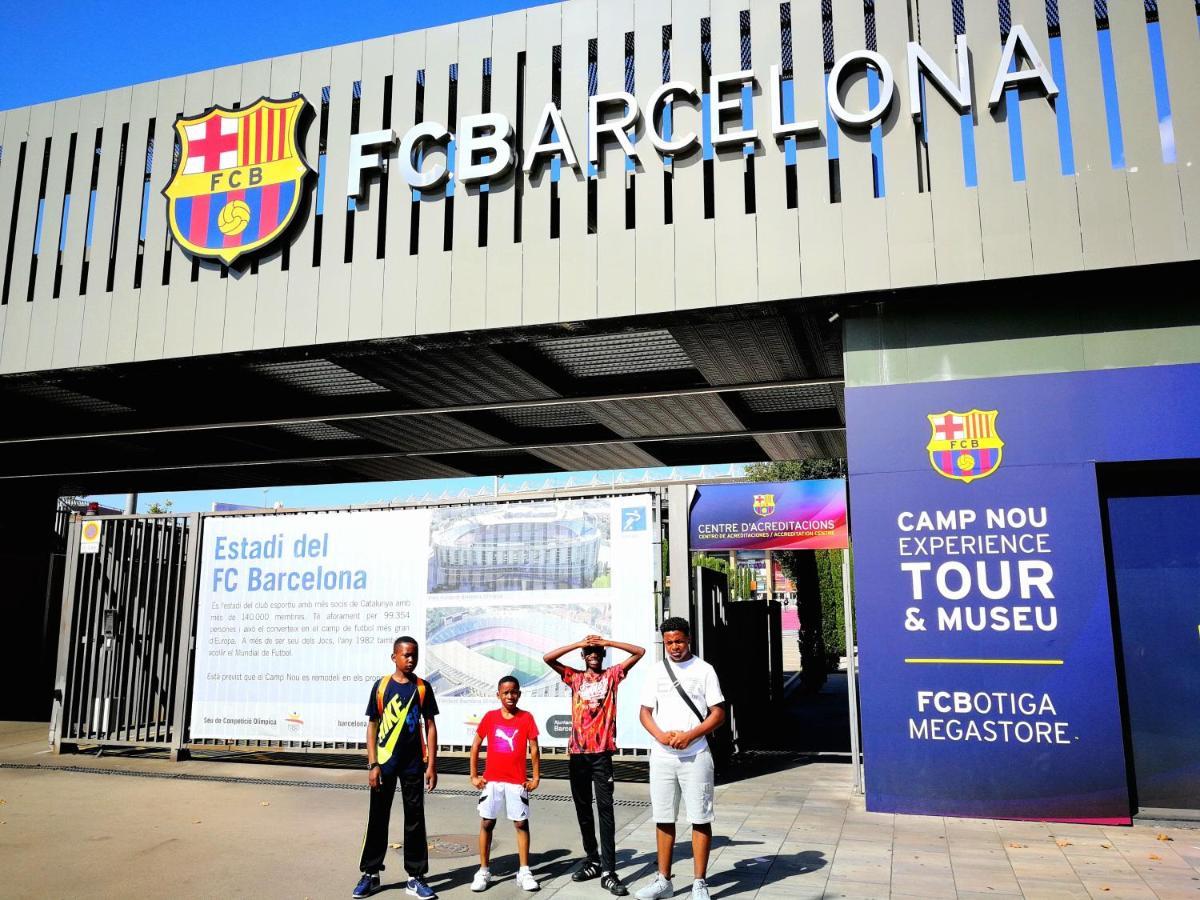 Subway Station Apartment Near Camp Nou ロスピタレート・デ・リョブレガート エクステリア 写真